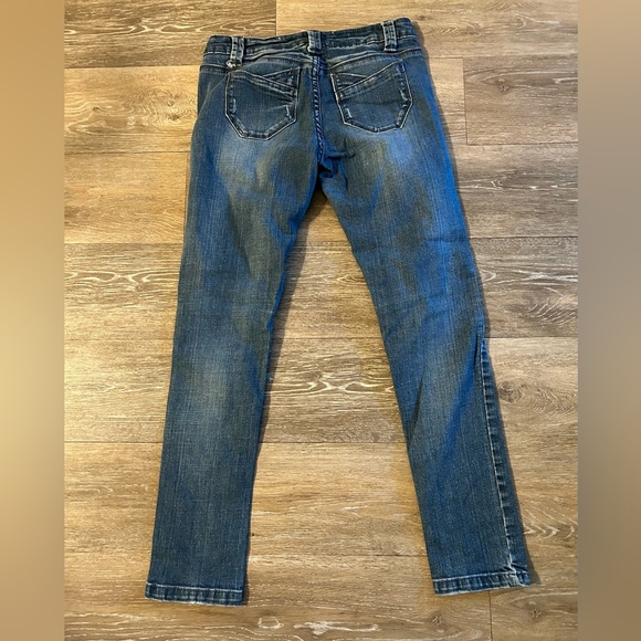 Blue Asphalt juniors size 3 cropped skinny jeans distressed look - Picture 2 of 3